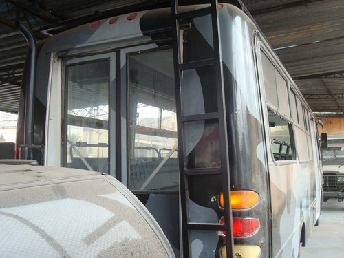 Micro-onibus Mb Acello 915c Ano 2002 Ideal Para Motor-homer