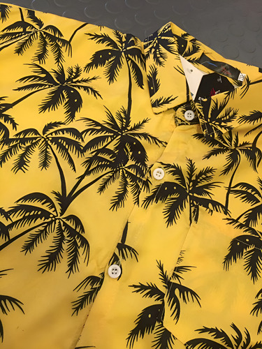 Camisa Masculina Manga Corta. Diseño Palmeras. Moda Verano