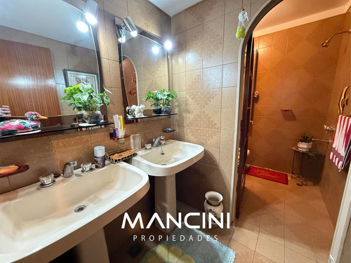 Apto Crédito - Casa En Venta De 5 Ambientes Con Cochera, Quincho Y Piscina - Villa Ballester