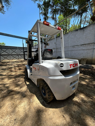 Montacargas Marca Tcm Modelo Fd30t3c De 3 Ton. 2012