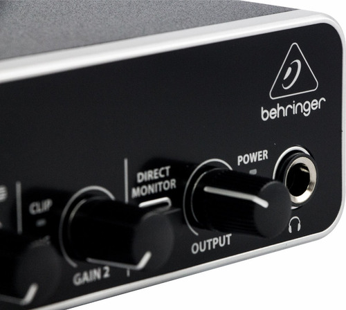 Interface De Audio Behringer Umc22 Melhor Que Um2 Lj Cor Preto 110v/220v
