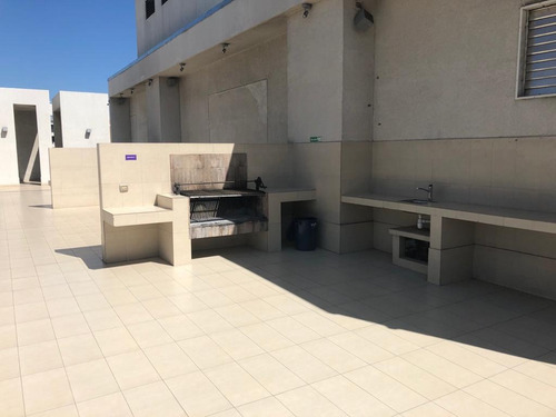 Plena Avenida Las Condes Estupendo Departamento Con Terraza