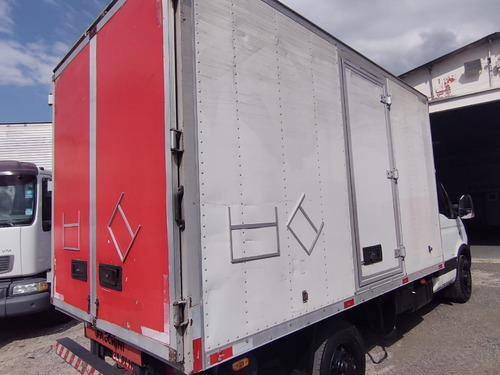 Imagem 4 de 14 de Iveco Daily 35s14 Bau De Aluminio 2011