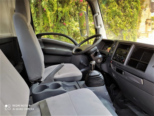 Imagen 9 de 14 de Isuzu Elf 600 K 2017 6 Toneladas