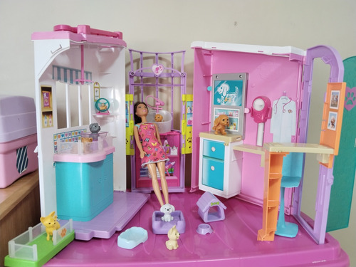 Clínica Veterinaria Barbie Con Muñeca Y Accesorios 