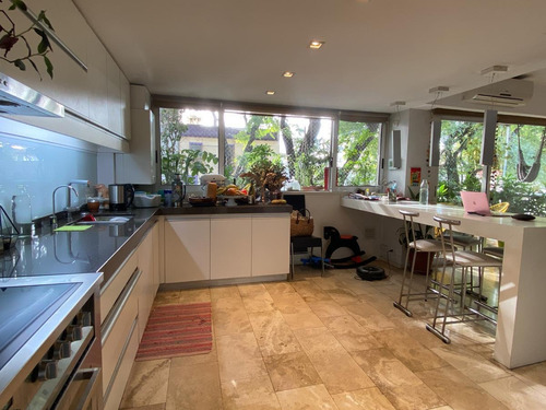 Exclusivo Piso De 3 Amb En Av. Pedro Goyena
