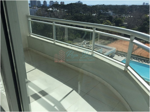Apartamento En Brava, 1 Dormitorios *- Ref: 2481