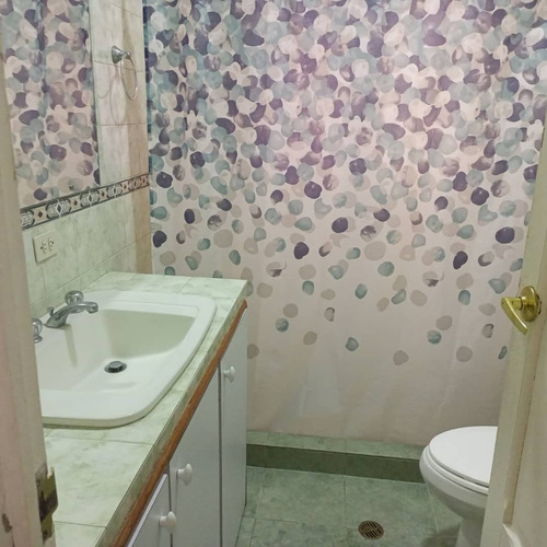 Alquiler De Apartamento En Los Ilustres, Cerca A Farmatodo, Piso 2