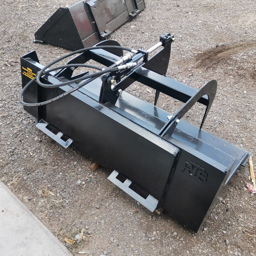 Bote O Cucharon Para Minicargador Tipo Grapa O Almeja Sujet