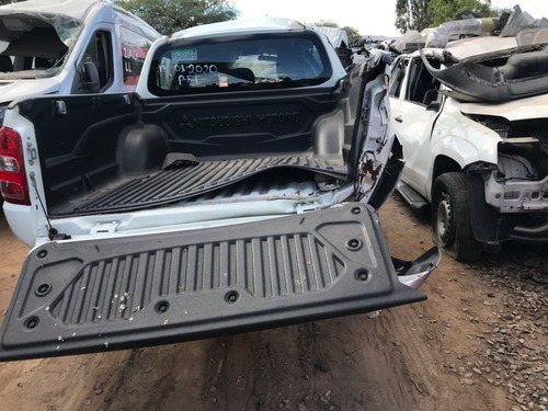 Imagen 4 de 6 de Desarmo Mitsubishi L200 4x2 Gasolina Año 2018 Por Partes