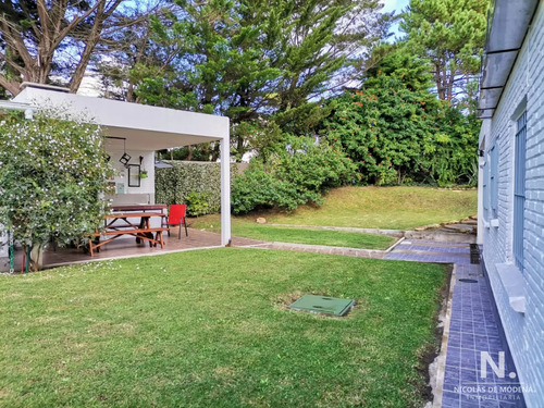 Casa En Venta , 2 Dormitorios + Dependencia, Excelente Ubicación