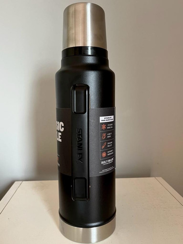 Imagen 6 de 7 de Termo Stanley Classic Legendary Bottle 1.5 QT Matte black