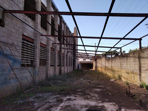 Imagen 4 de 7 de #128 Galpón En Santa Teresa Del Tuy, Techado De Aproximadamente 1.200m2