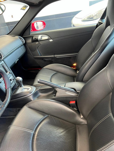 Porsche Cayman Coupé At