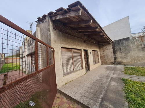 Imagen 2 de 10 de Casa De 2 Dormitorios En La Plata Calle 42 E/ 148 Y 149 - Dacal Bienes Raíces