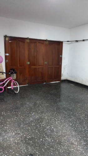 Imagen 17 de 17 de Lanus Oeste - Casa En Barrio Residencial A Metros Del Centro