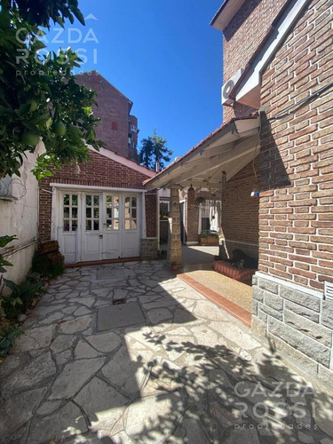 Imagen 2 de 19 de Casa - Adrogue