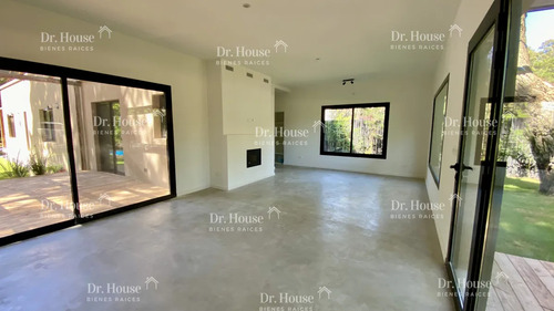 Hermosa Casa 3 Dormitorios + Piscina A Estrenar En Pueblo San Vicente - José Ignacio