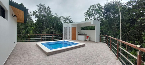 Villa En Jarabacoa En Venta. 6 Hab, 3 Cocinas, 9 Banos, 2 Terrazas