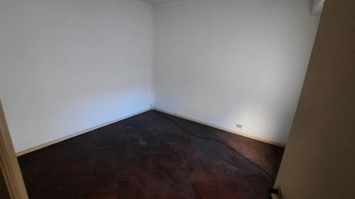 Imagen 10 de 12 de Venta - Caballito - Deparatamento De 3 Ambientes Al Frente A Reciclar - Oportunidad