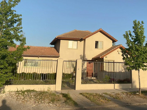 Excelente Casa En Polo De Machalí