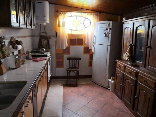 Imagen 15 de 29 de Casa Quinta De Tres Dormitorios, Dos Baños, Quincho, Dos Piletas Y Parque De 2086 M2
