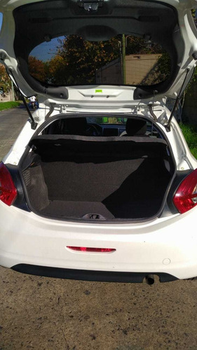 Peugeot 208 1.5 Allure Touchscreen 2015