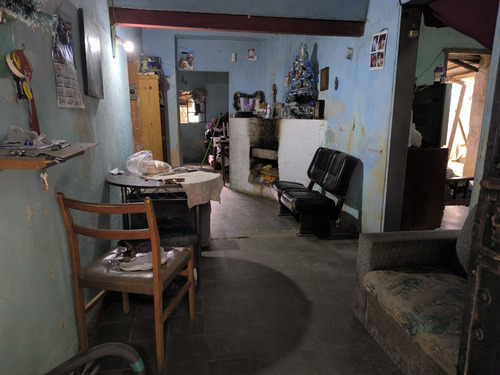 Inmobiliaria Rias Altas Vende Gran Casa A Reciclar Con Amplio Terreno