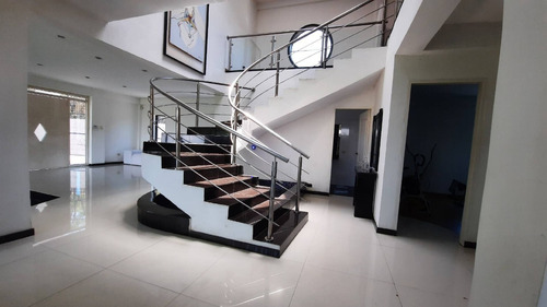 Imagen 22 de 30 de Remax Infinity Venda Casa En Calle Cerrada, Colinas De Guataparo 448604 Frances Mijares 041449909396