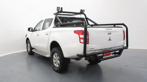Imagen 3 de 15 de Mitsubishi L200 Diesel 4x4 2017