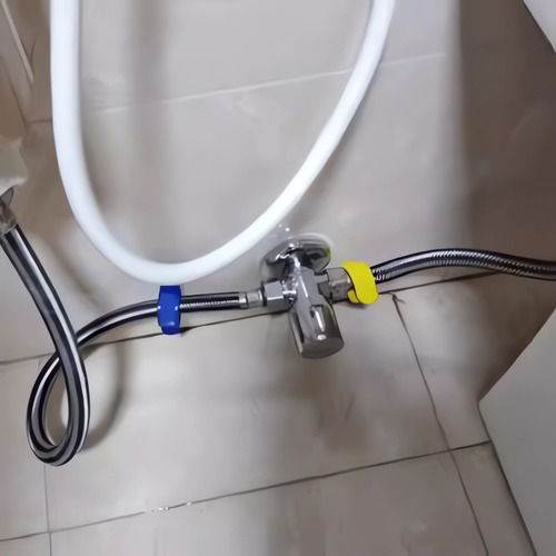 Llave Angular Doble 1/2 He En Acero Inoxidable Con Accesorio