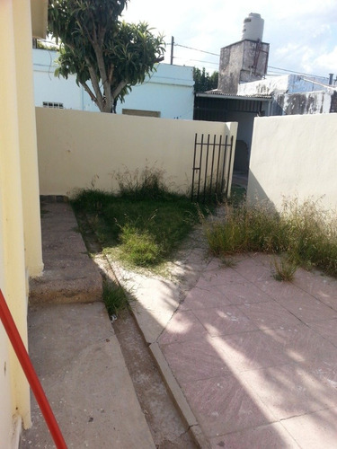 Imagen 22 de 25 de Vendo O Permuto Casa C/local Comercial Y Dpto En B° Los Plátanos