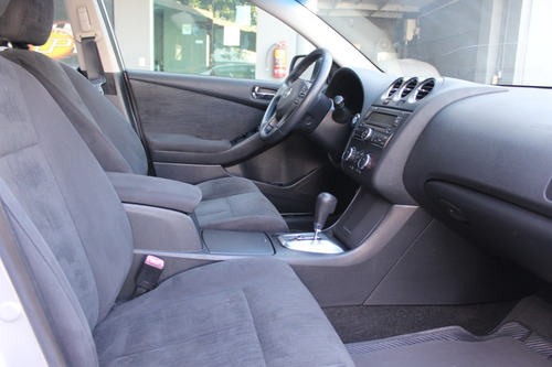 Nissan Altima 2010