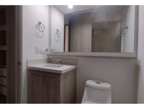 Venta Apartamento Sur De Cali. Barrio Bochalema, A Unas Cuadras De La Universidad Autonoma. Septimo Piso