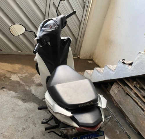 Imagem 1 de 3 de Honda Biz 110