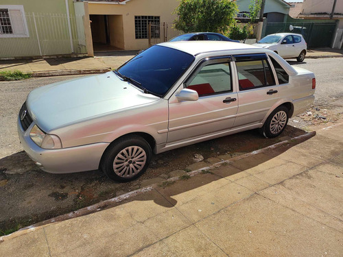 Volkswagen Santana 2000 1.8 4p Gasolina