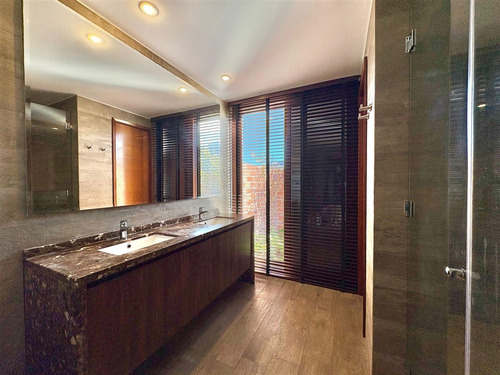 En Condominio: Los Bravos / Craighouse