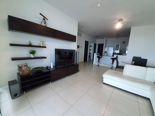 Imagen 4 de 14 de Venta De Apartamento Amoblado De 97 M2 En Ph Destiny, 20-585