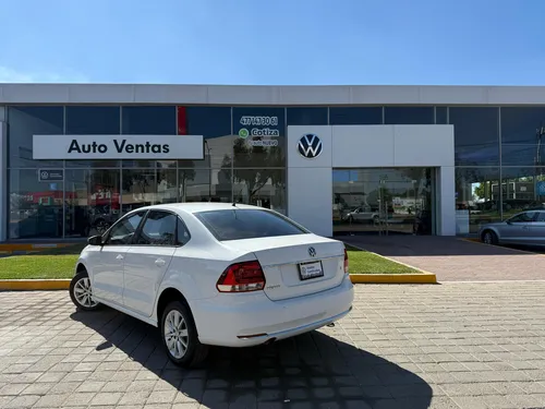 Volkswagen Vento 1.6 Confortline Mt
