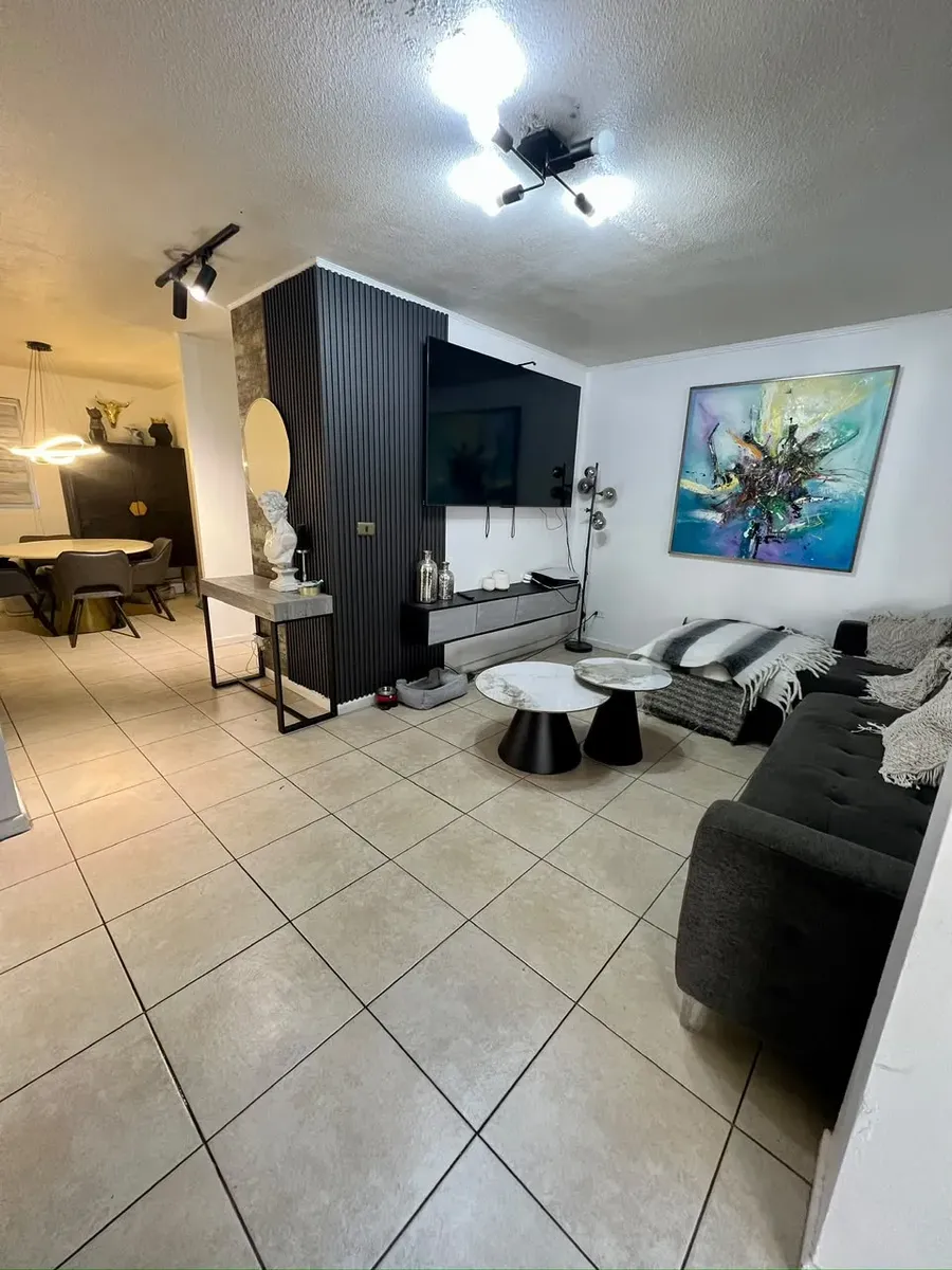 Imagen 4 de 21 de Casa En Venta Huechura | Berta Correa 4d+3b+1sala + Piscina