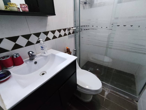 Se Vende Townhouses Doble Vigilancia Y Pozo Lomas Del Este