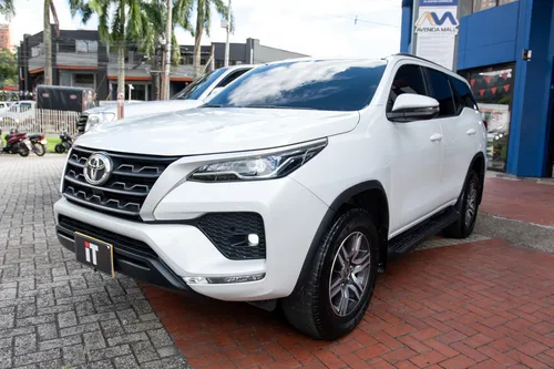 Toyota Fortuner Sr 2.4 At 4x2 2023
