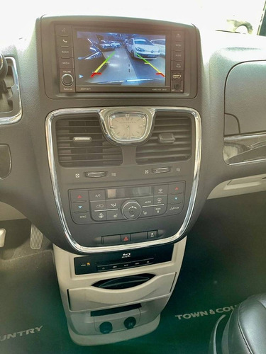 Imagem 9 de 15 de Chrysler Town & Country 3.6 Limited V6 24v Gasolina 4p