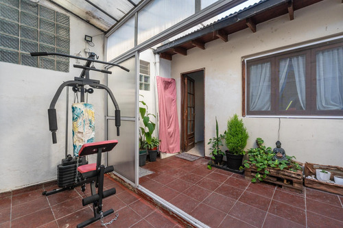 Ph De 4 Ambientes Con Patio Y Sin Expensas En Venta En Coghlan