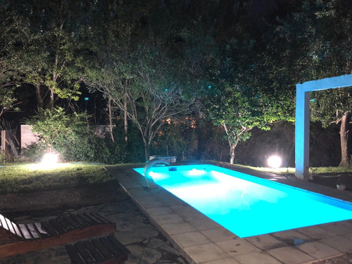 Casa En El Bosque Con Pileta