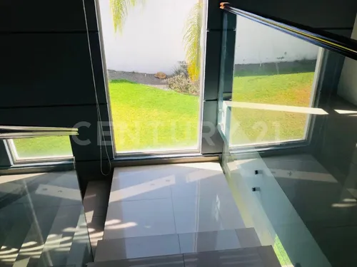 Casa En Venta, En El Palomar, Tlajomulco De Zuñiga, Jalisco.