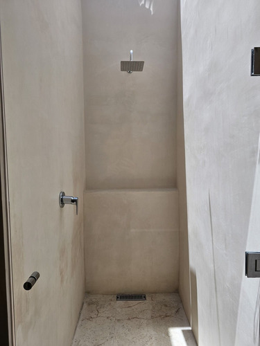 Casa Remodelada De Una Planta En Venta En Conkal.