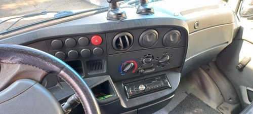 Imagem 4 de 13 de Caminhão Iveco 35s14