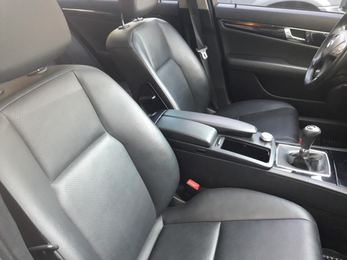 Imagen 11 de 15 de Mercedes-benz Clase C 2011 1.8 C200 Cgi Mt Blueefficiency