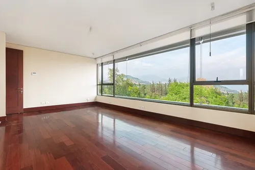 Vende Penthouse Vista Despejada Al Oriente